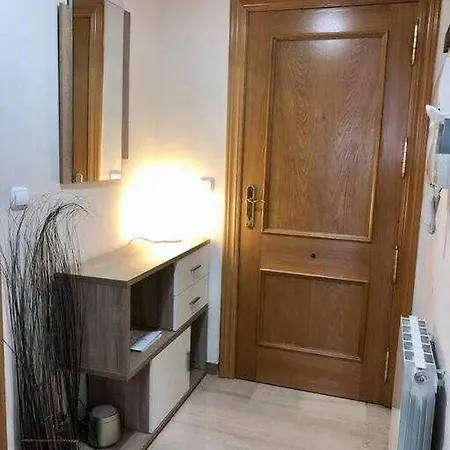 H&h Train Station Apartment