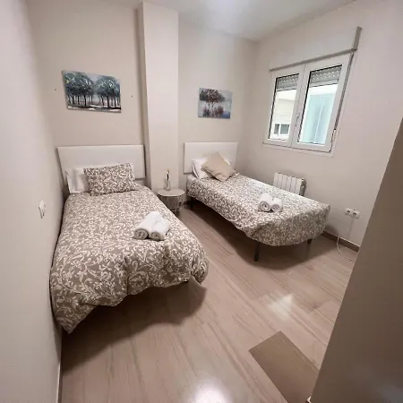 H&h Train Station Apartment *